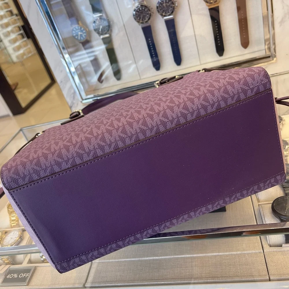 MICHAEL KORS Voyager Large Color-Block Signature Logo Shoulder Tote 
Dark Purple - Picture 12 of 16